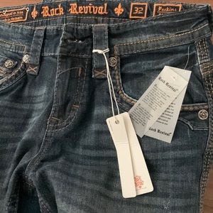 BRAND NEW WITH TAGS rock revival jeans straight size 32